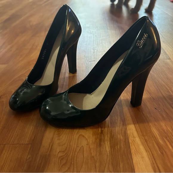 Patent Leather Green Gucci Heels - Picture 4 of 9